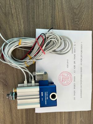 Xy lanh đóng mở đèn UV CDQ2B32